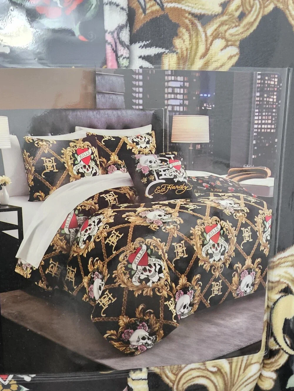 Ed Hardy KING 4-Piece Luxurious Reversible Plush Comforter Set New